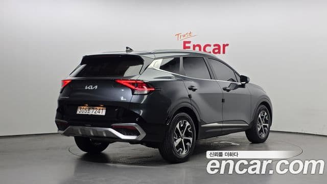 Kia Sportage 2023 — ფოტო 2/20