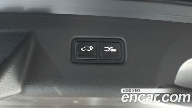 Kia Carnival 2020 — ფოტო 17/20