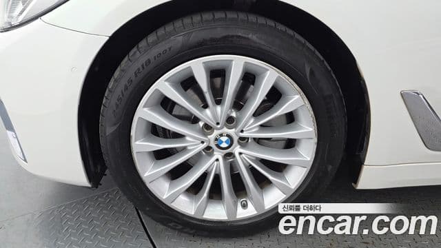 BMW 5 Series 2020 — ფოტო 5/20