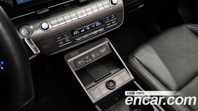 Hyundai Kona 2023 — фото 17 из 20