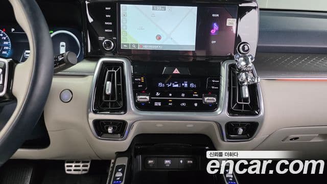 Kia Sorento 2023 — Şəkil 18/20