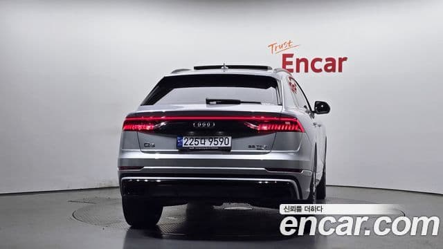 Audi Q7 2021 — ფოტო 4/20