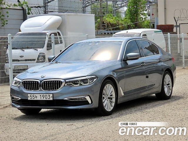 BMW 5 Series 2019 — Şəkil 9/20