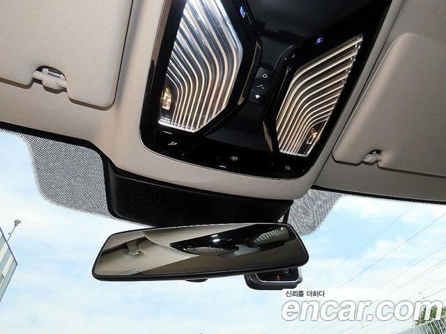 BMW 5 Series 2019 — фото 15 из 20