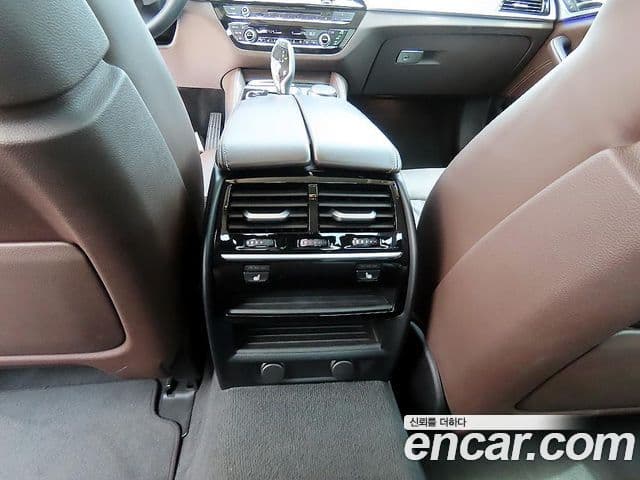 BMW 5 Series 2019 — Şəkil 19/20