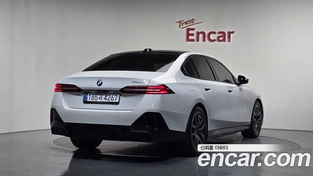 BMW 5 Series 2024 — Şəkil 2/20