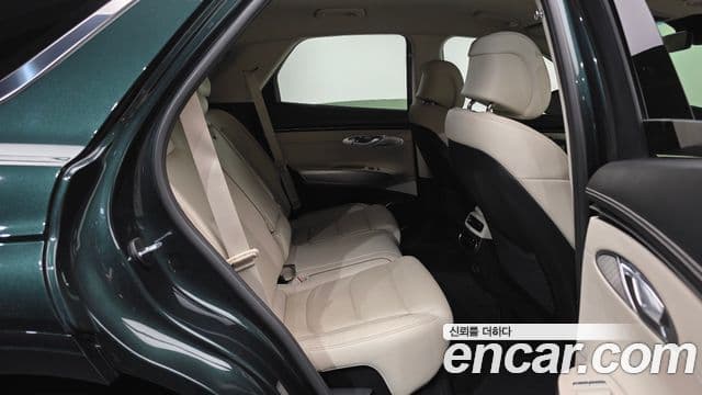 Genesis GV70 2021 — фото 11 из 20