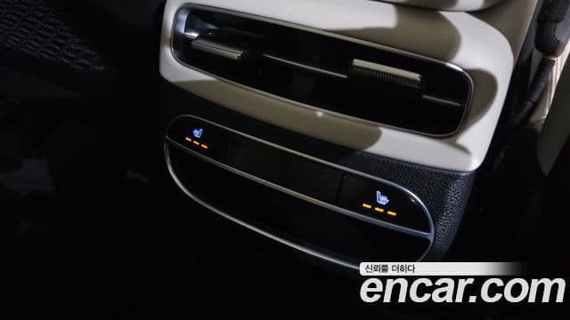 Genesis GV70 2021 — Şəkil 18/20