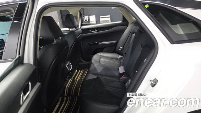 Kia K5 2025 — фото 12 из 20