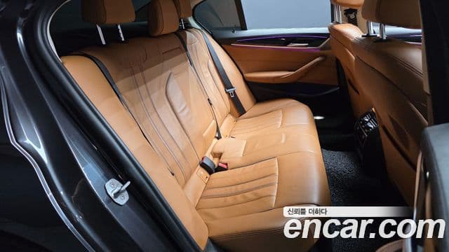 BMW 5 Series 2019 — Şəkil 11/20