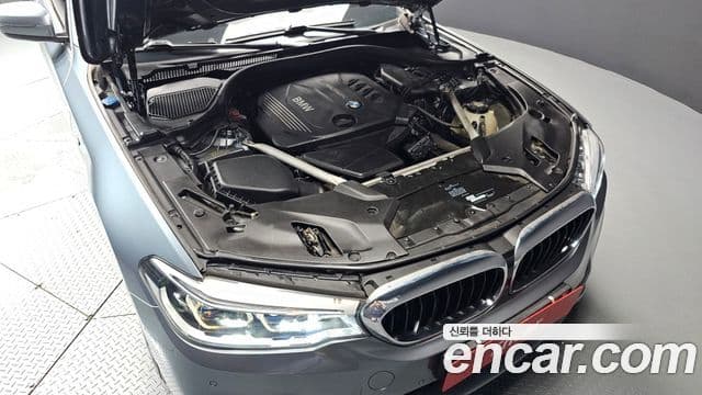 BMW 5 Series 2018 — Şəkil 6/20