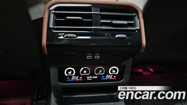 BMW 5 Series 2025 — ფოტო 18/20