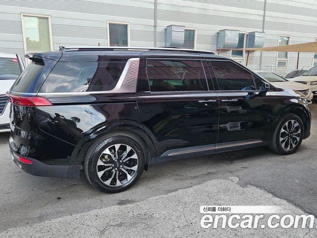 Kia Carnival 2021 — фото 4 из 20