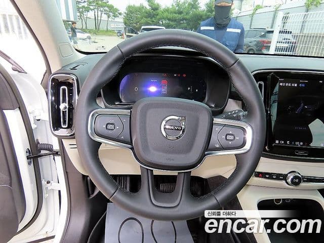 Volvo XC40 2022 — Şəkil 7/20