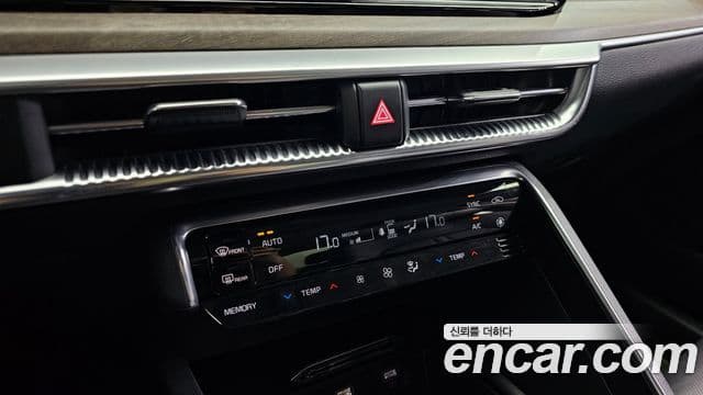 Kia K5 2020 — ფოტო 16/20