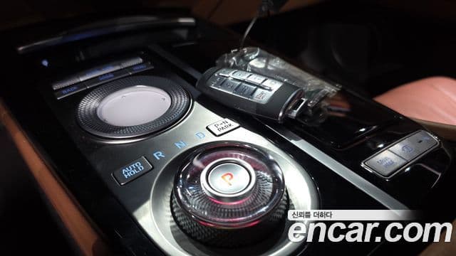 Genesis Electrified G80 2022 — Şəkil 9/20