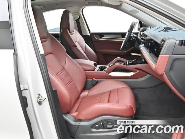 Porsche Cayenne 2025 — ფოტო 8/20
