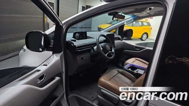 Hyundai Staria 2023 — Şəkil 10/20