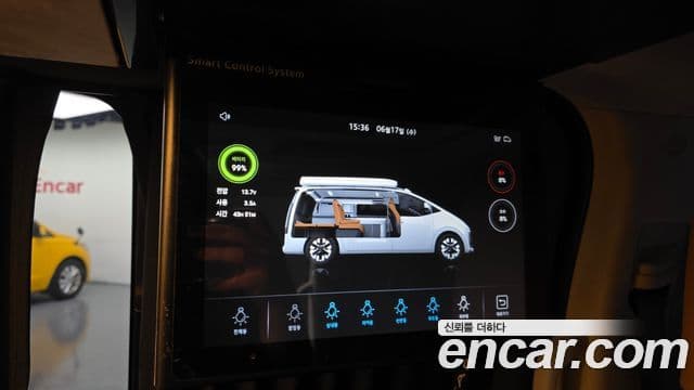 Hyundai Staria 2023 — Photo 5/20