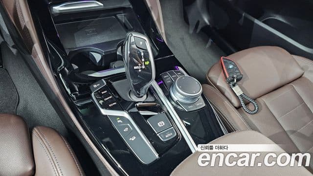 BMW X4 2021 — Şəkil 9/20