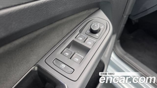 Volkswagen Golf 2026 — Photo 28/35