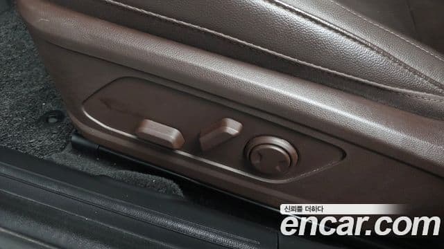Hyundai Grandeur 2023 — ფოტო 17/20