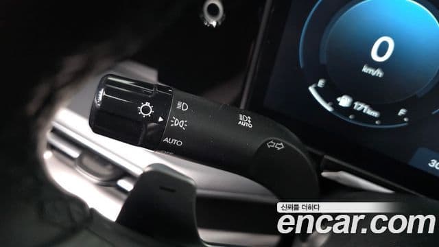 Hyundai Grandeur Hybrid 2023 — Photo 12/34