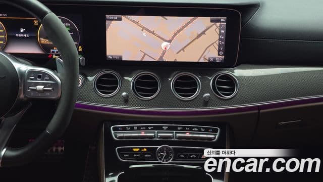Mercedes-Benz E-Class 2019 — фото 15 из 20