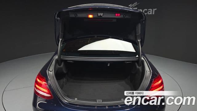 Mercedes-Benz E-Class 2019 — фото 20 из 20