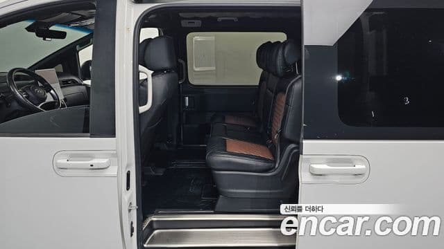 Hyundai Staria 2023 — Фото 11/20