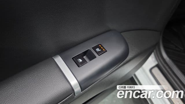 Hyundai Grandeur Hybrid 2023 — Photo 17/32