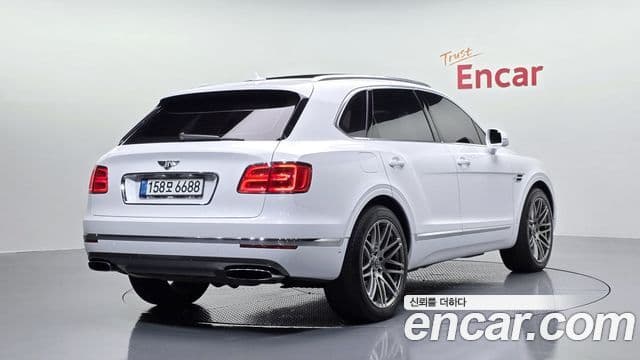 Bentley Bentayga 2018 — Photo 16/20