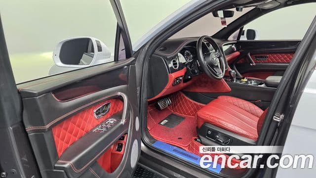 Bentley Bentayga 2018 — Photo 7/20