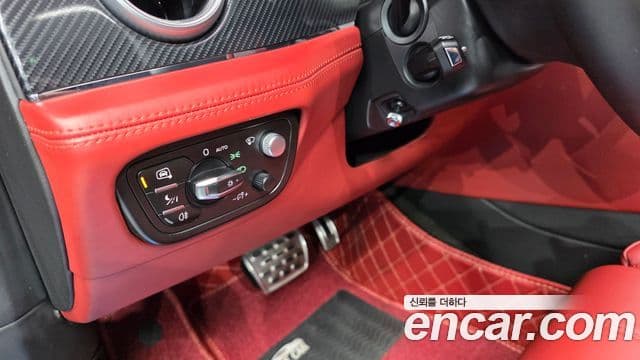 Bentley Bentayga 2018 — Photo 17/20