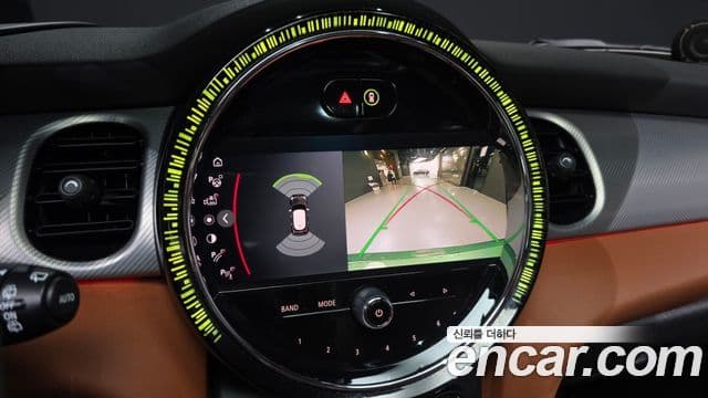 Mini Cooper 2021 — ფოტო 14/20