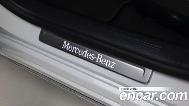 Mercedes-Benz E-Class 2024 — ფოტო 13/20