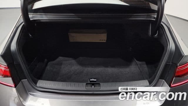 Genesis G90 2023 — ფოტო 18/20