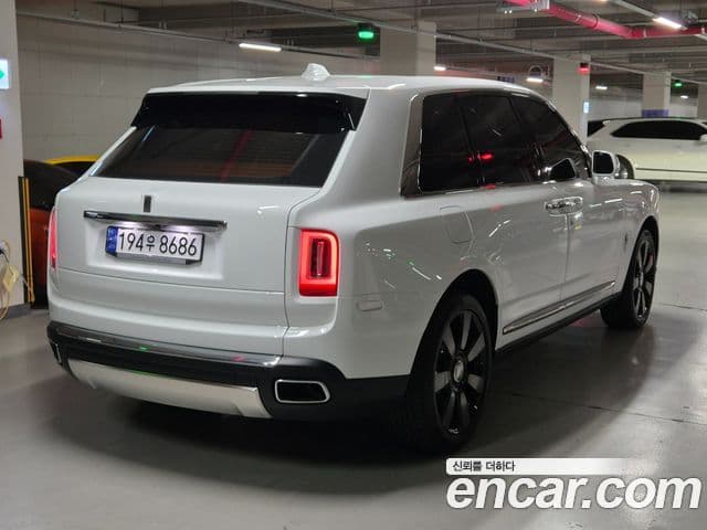 Rolls-Royce Cullinan 2023 — ფოტო 4/20