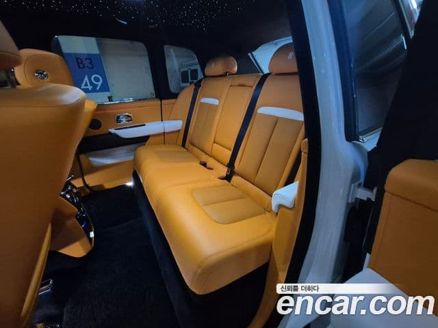 Rolls-Royce Cullinan 2023 — ფოტო 14/20