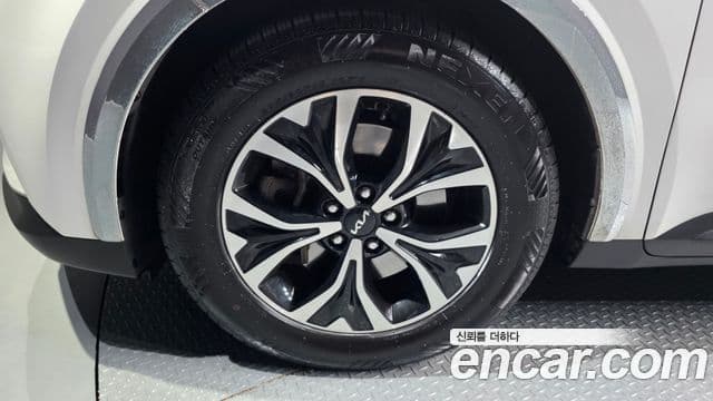 Kia Carnival 2021 — ფოტო 5/20