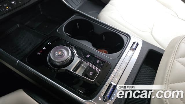 Kia Carnival 2024 — Şəkil 9/20