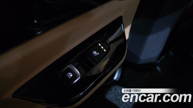 Kia Carnival 2023 — Фото 19/20