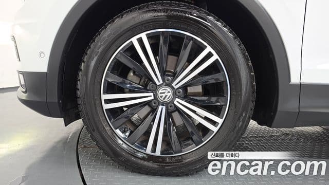 Volkswagen Tiguan 2018 — Şəkil 5/20