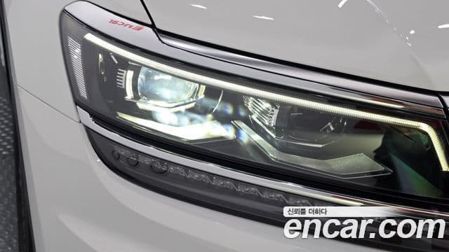 Volkswagen Tiguan 2018 — Photo 13/35