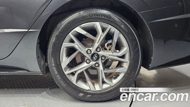 Hyundai Sonata Hybrid 2021 — Photo 8/30