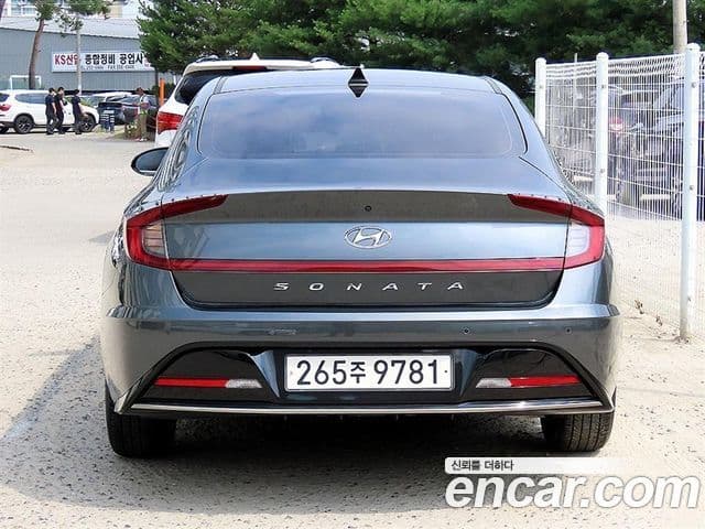 Hyundai Sonata 2022 — ფოტო 4/20