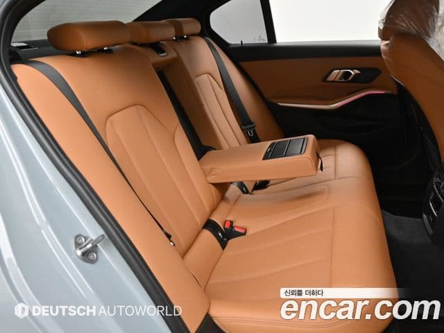 BMW 3 Series 2023 — ფოტო 13/20