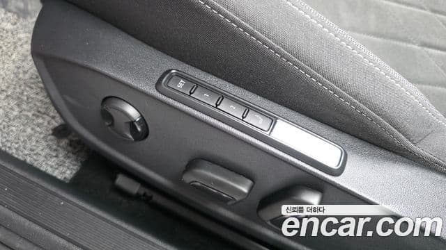 Volkswagen Golf 2024 — Photo 18/30