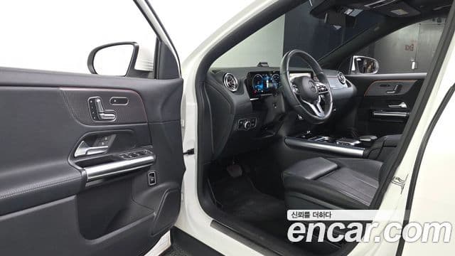 Mercedes-Benz GLA-Class 2021 — ფოტო 10/20