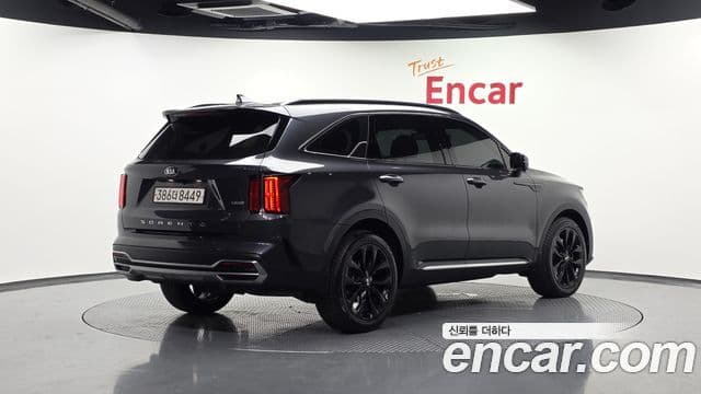 Kia Sorento 2021 — ფოტო 2/20